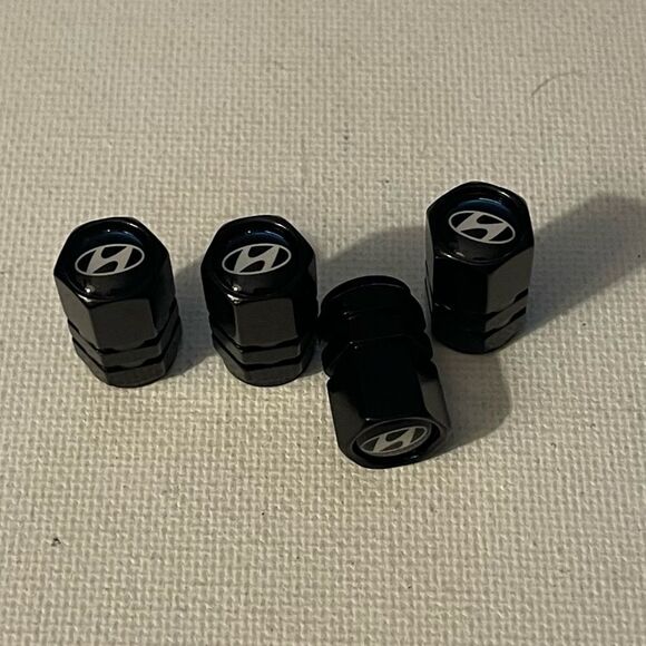 Hyundai valve Stem caps in Black set of 4 NWT - Picture 3 of 4